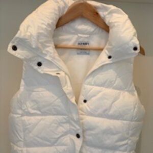 GAP puffer white vest